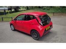 Toyota AYGO VVT-i x-play 