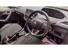 Peugeot 2008 BlueHDi Active 