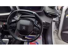 Peugeot 208 PureTech GT Line 