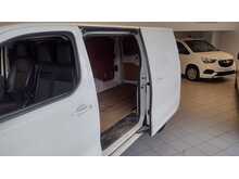 Vauxhall Vivaro Turbo D 2900 Sportive 