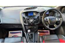 Ford Focus T EcoBoost ST-2 