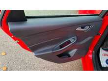 Ford Focus T EcoBoost ST-2 