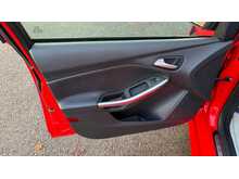 Ford Focus T EcoBoost ST-2 