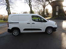 Toyota PROACE CITY BlueHDi Icon 