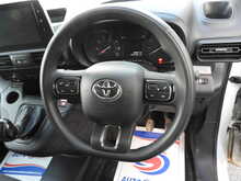 Toyota PROACE CITY BlueHDi Icon 