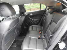 Mercedes-Benz GLA GLA200d SE 