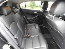 Mercedes-Benz GLA GLA200d SE 