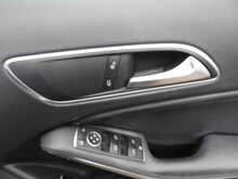 Mercedes-Benz GLA GLA200d SE 