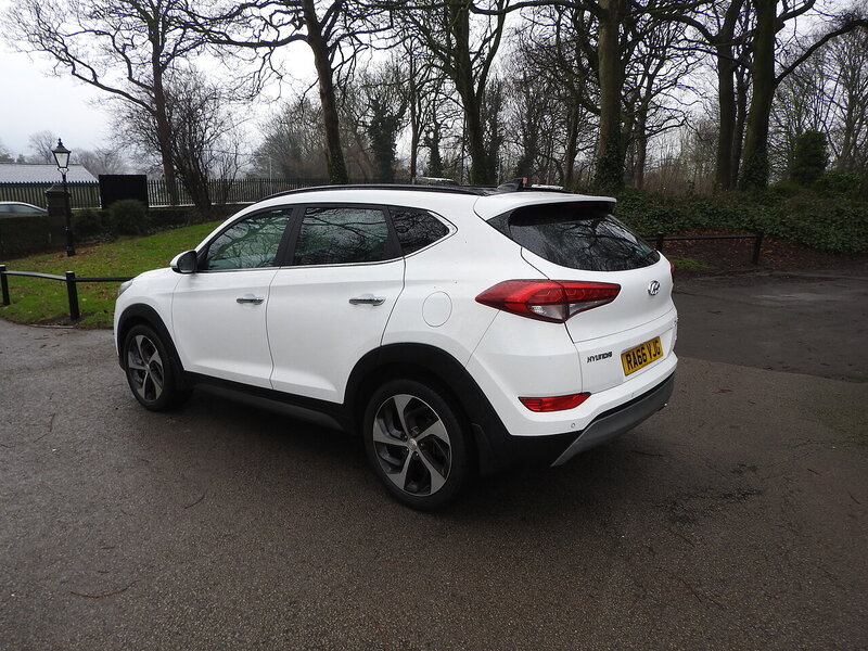 Hyundai TUCSON CRDi Premium SE - U5892