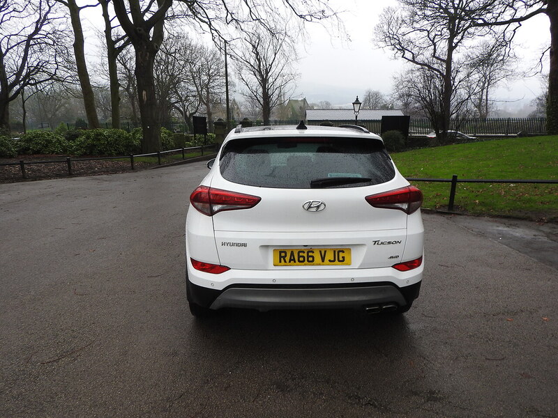 Hyundai TUCSON CRDi Premium SE - U5892