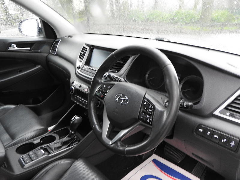 Hyundai TUCSON CRDi Premium SE - U5892