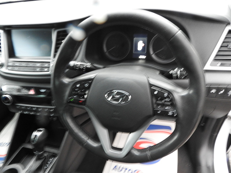 Hyundai TUCSON CRDi Premium SE - U5892