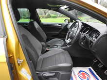 Volkswagen Golf TSI EVO R-Line 