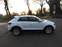 Volkswagen T-Roc TSI SE 