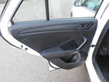 Volkswagen T-Roc TSI SE 