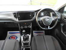 Volkswagen T-Roc TSI SE 