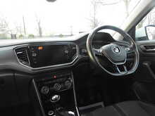 Volkswagen T-Roc TSI SE 