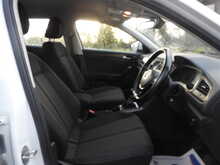 Volkswagen T-Roc TSI SE 