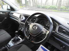 Volkswagen T-Roc TSI SE 