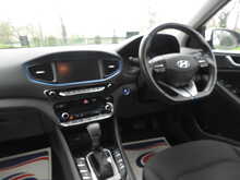 Hyundai IONIQ h-GDi Premium 
