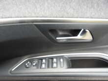 Peugeot 3008 PureTech Allure 