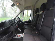 Peugeot Boxer BlueHDi 335 Professional 