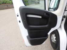 Peugeot Boxer BlueHDi 335 Professional 