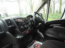 Peugeot Boxer BlueHDi 335 Professional 