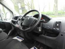 Peugeot Boxer BlueHDi 335 Professional 