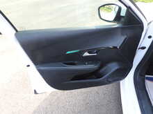 Peugeot 208 PureTech Allure Premium 