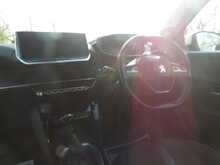 Peugeot 208 PureTech Allure Premium 