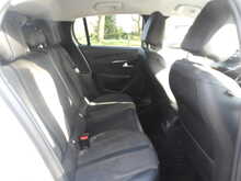 Peugeot 208 PureTech Allure Premium 