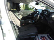 Peugeot 208 PureTech Allure Premium 