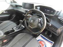 Peugeot 208 PureTech Allure Premium 