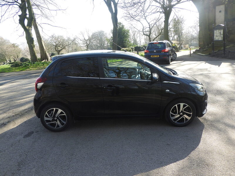 Peugeot 108 PureTech Allure - U6005