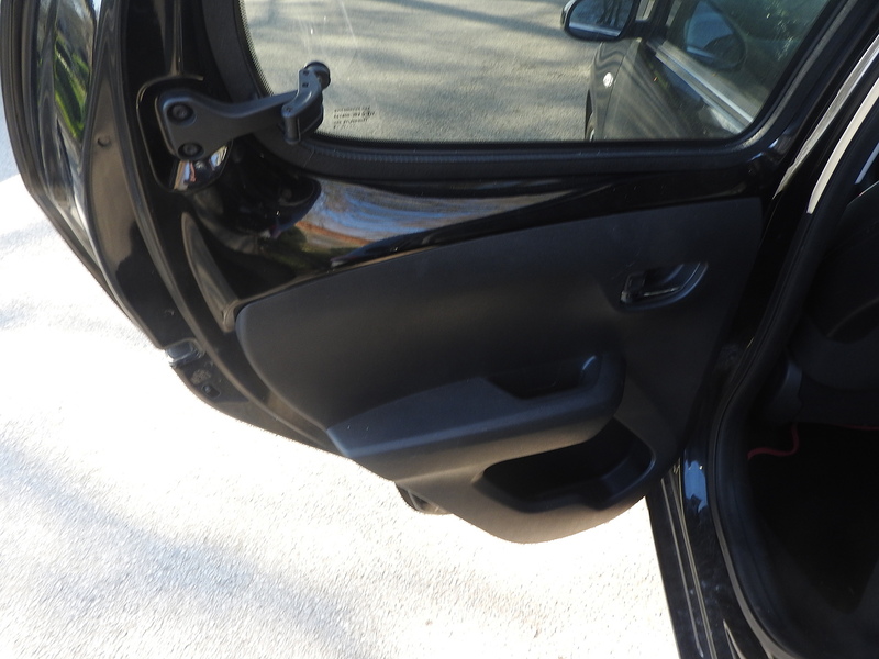 Peugeot 108 PureTech Allure - U6005