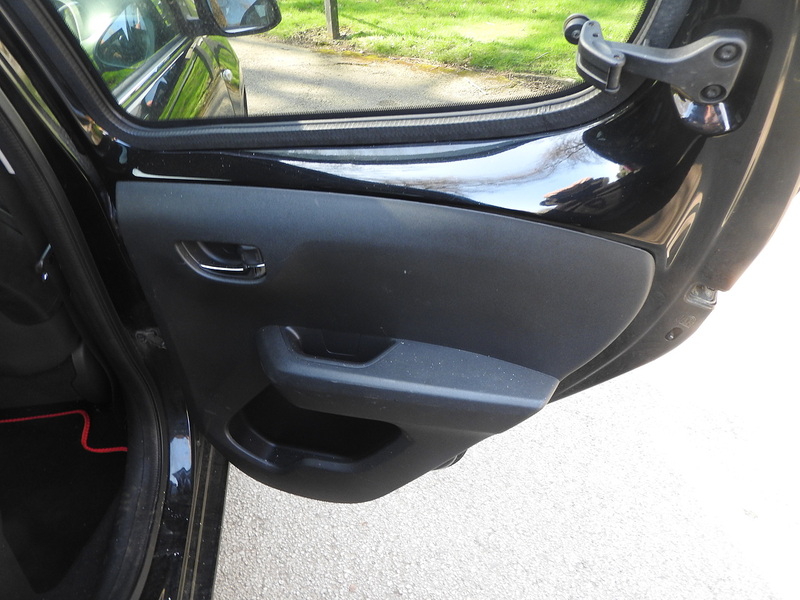 Peugeot 108 PureTech Allure - U6005