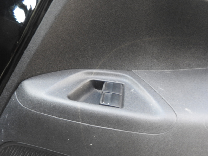 Peugeot 108 PureTech Allure - U6005