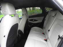 Jaguar E-PACE D180 R-Dynamic HSE 