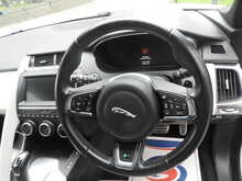 Jaguar E-PACE D180 R-Dynamic HSE 
