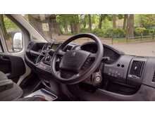 Peugeot Boxer 2.2 BlueHDi 335 Professional Panel Van 5dr Diesel Manual L3 H2 Euro 6 (s/s) (140 ps) 