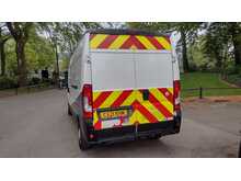 Peugeot Boxer 2.2 BlueHDi 335 Professional Panel Van 5dr Diesel Manual L3 H2 Euro 6 (s/s) (140 ps) 