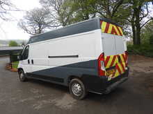 Peugeot Boxer BlueHDi 335 Professional 