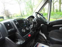 Peugeot Boxer BlueHDi 335 Professional 