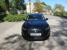 Peugeot 208 PureTech Allure 