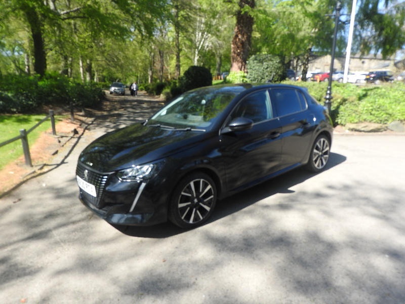 Peugeot 208 PureTech Allure - U6076