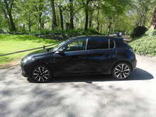 Peugeot 208 PureTech Allure 