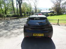 Peugeot 208 PureTech Allure 