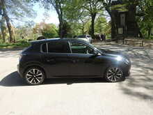 Peugeot 208 PureTech Allure 
