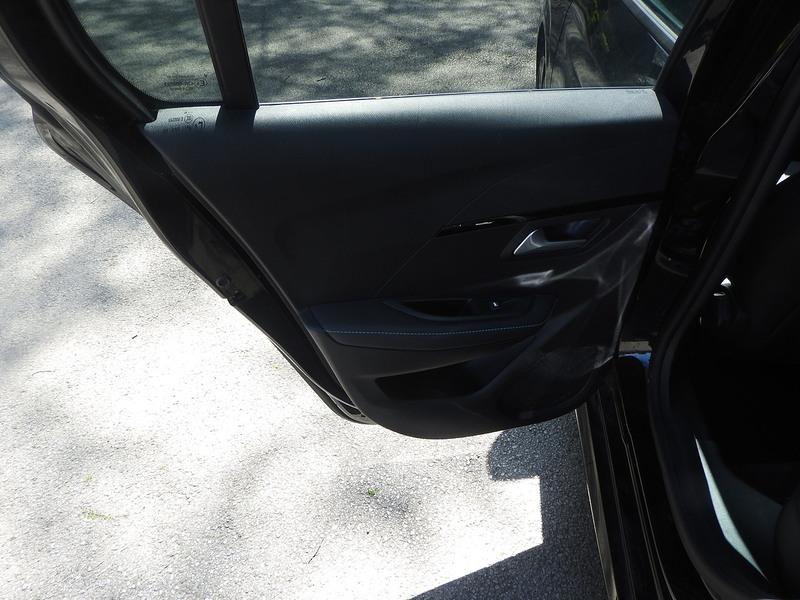 Peugeot 208 PureTech Allure - U6076